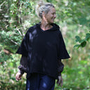 Flavie – Surchemise à capuche – Piqué de coton noir