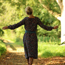 Robe Adélaïde — Velours milleraies bleu paon fleuri