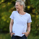 Blouse Emeline seersucker de coton rayé océan – Made in France