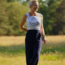 Pantalon femme en coton bleu nuit, vue 3 — Quintessence