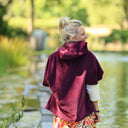 Flavie – Surchemise à capuche – Velours bordeaux