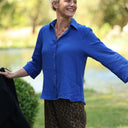 Blouse Lueur — Double gaze de coton bleu majorelle