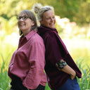 Blouse Lueur — Double gaze de coton brodée framboise