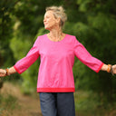 Blouse Constance — Lin rose fuchsia & bandes coquelicot