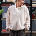 Gilet col V Hermine — mohair beige