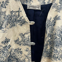 Prototype - veste motif toile de jouy bleu et blanc A9