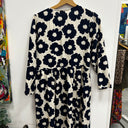 Prototype - robe motif fleurs bleu marine et blanc A68