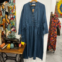 Prototype - robe longue en lin bleu boutons A102