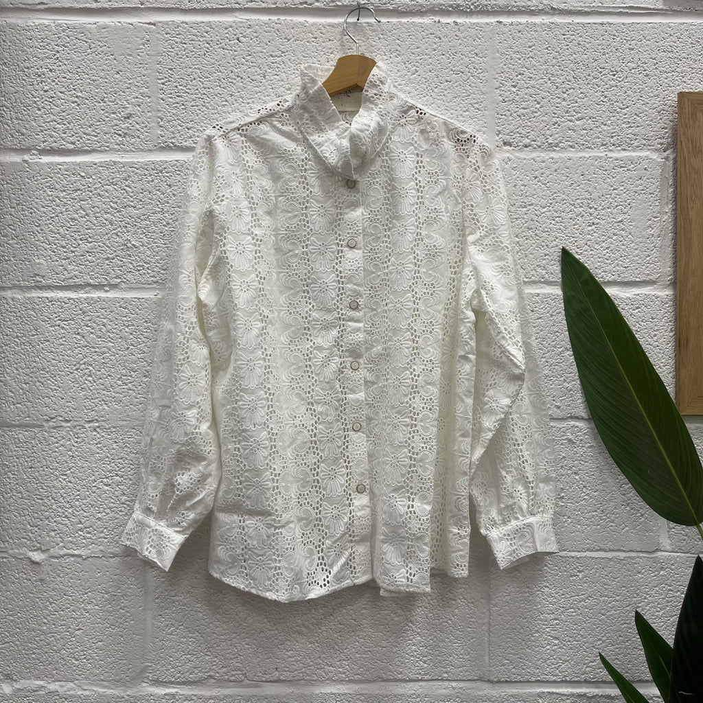 #2 imparfait - blouse Myrtille broderie fleurie ajourée