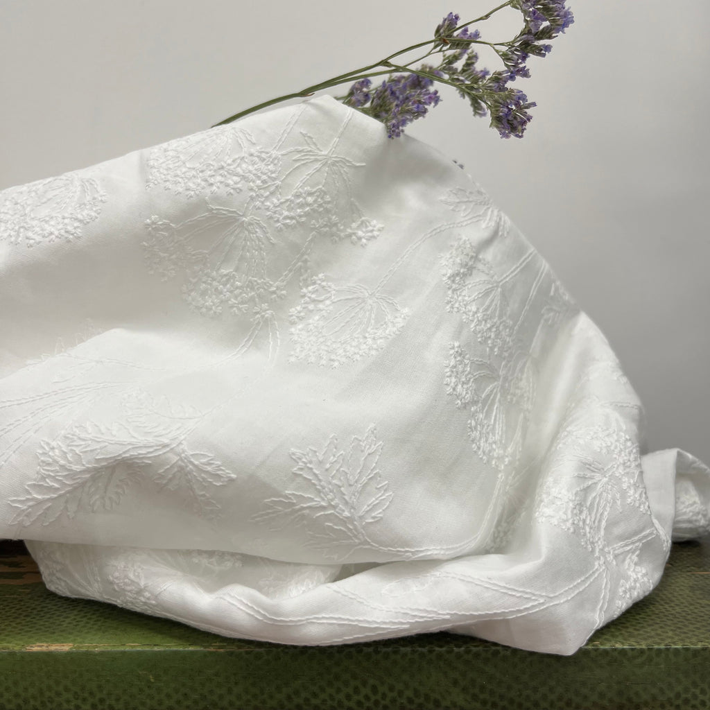 Blouse Eulalie col rond - manches courtes - broderie de coton blanche
