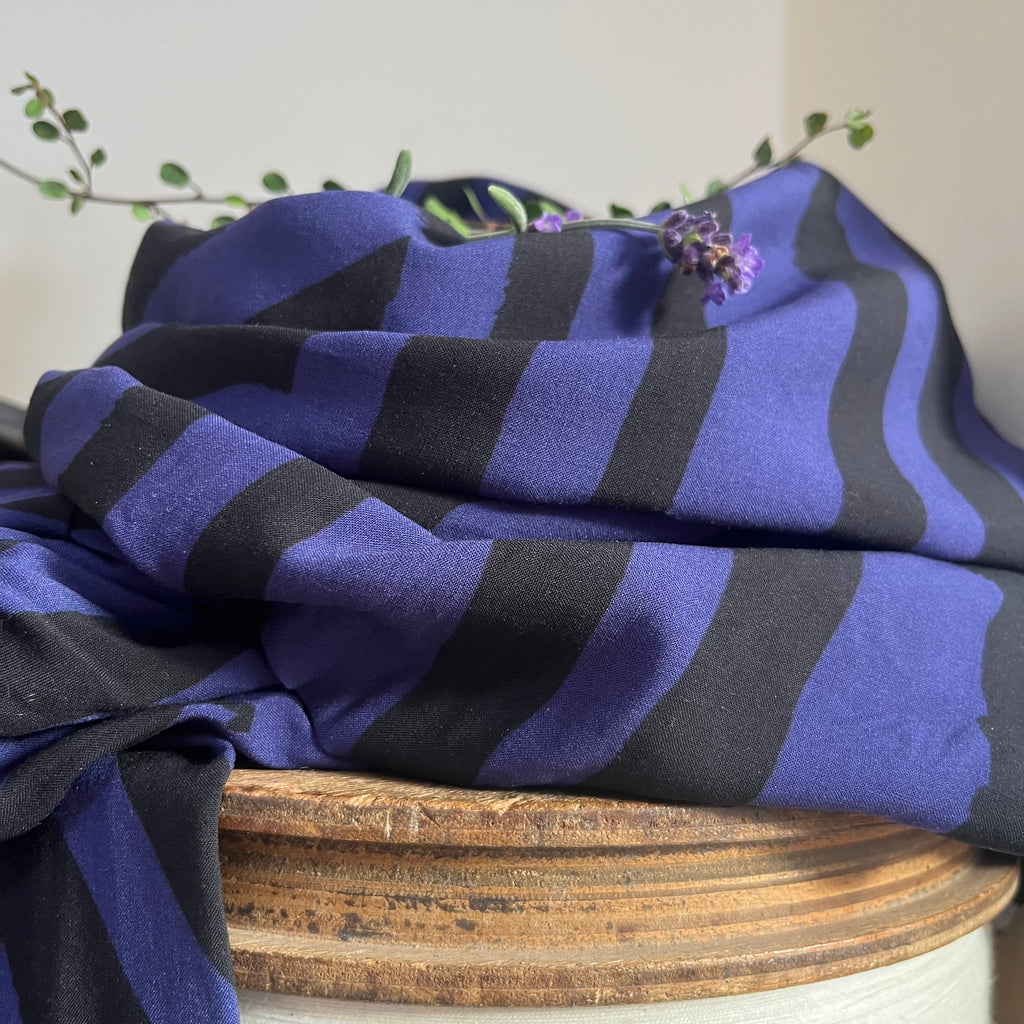 Robe Pomme -  viscose géométrique indigo/noir