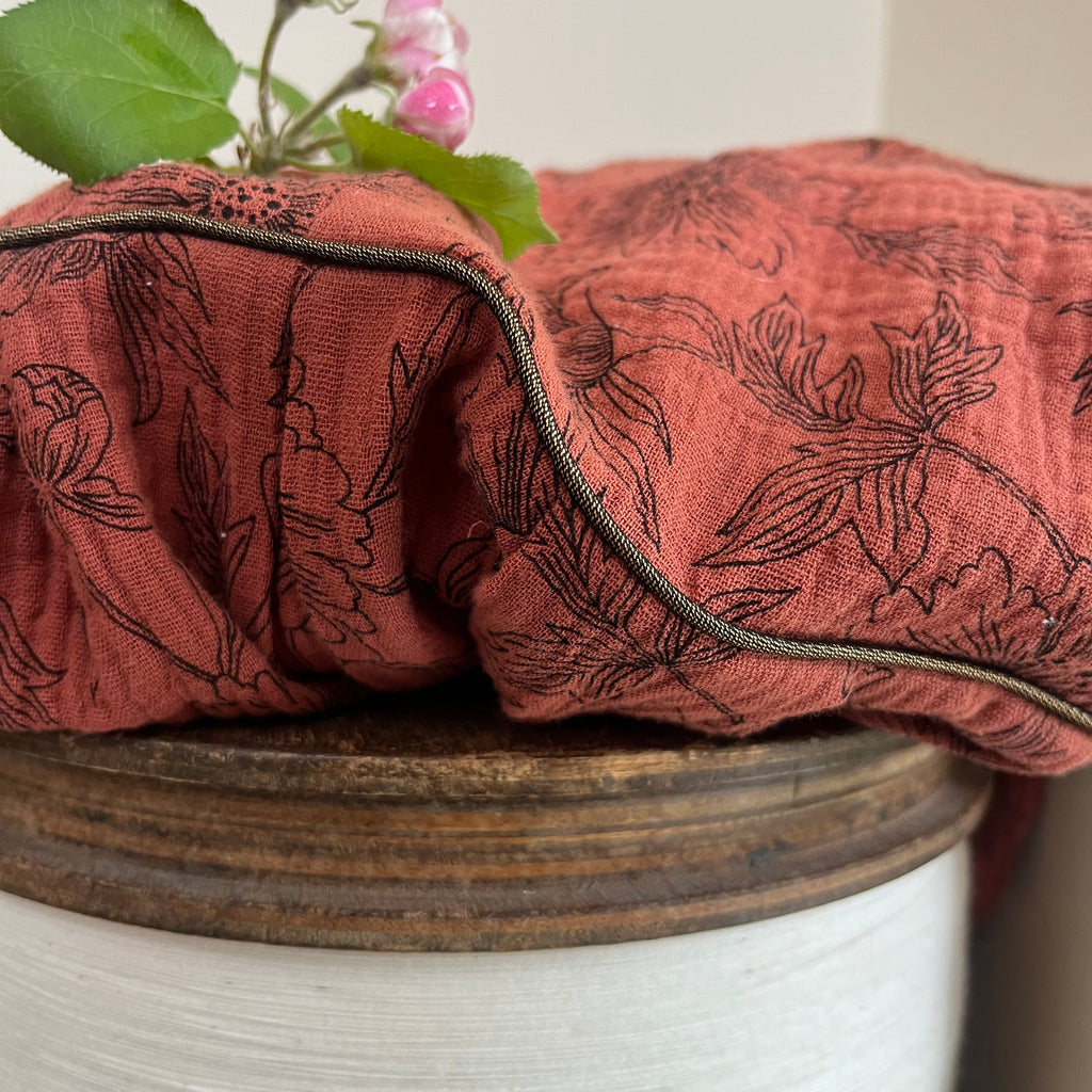 Robe Emmy en double gaze de coton terracotta fleuri