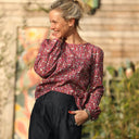 Blouse Amarante - bel armuré fleuri grenat - Quintessence