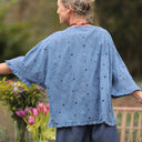 Blouse Annette Broderie fleurie ajourée bleu myosotis | Quintessence