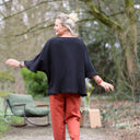 Blouse Annette Double gaze de coton noire porté | atelier à Roubaix