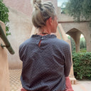 Blouse Janelle – Voile de coton gris plumetis rose - Quintessence