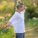 Blouse Yoko voile de coton broderie blanc cassé fleurs en farandole | Quintessence