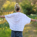 Blouse Yoko voile de coton broderie blanc cassé fleurs en farandole | Quintessence