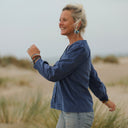 Boucles d’oreilles Camélia – Émaillées bleu & doré - Quintessence