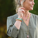 Bracelet Halo Lagune Dorée Lot de 2 porté | atelier à Roubaix