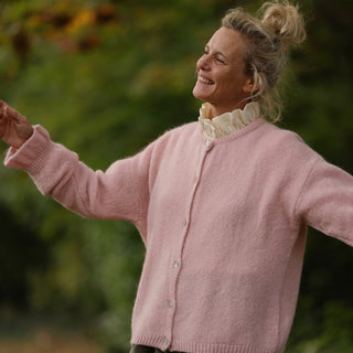 Gilet col rond Armance — mohair rose pâle