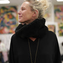 Le snood Douillet Nilo - Sherpa noir - hauteur 20cm - Quintessence