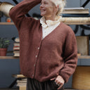 Gilet col V Hermine — mohair châtaigne