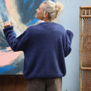 Gilet col V Hermine — mohair bleu lumineux