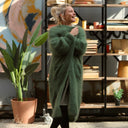 Gilet très long Théoline — mohair vert sous-bois