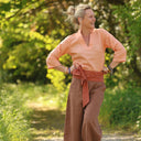 Pantalon Briac lin lavé écureuil vue détail | Quintessence