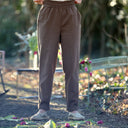 Pantalon Eliot - Sergé de coton chocolat - Quintessence