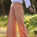 Pantalon Suwannee Lin Abricot porté | atelier à Roubaix