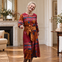 Robe Perrine Graphique fauve – vue 9 dans un appartement parisien
