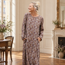 Robe Perrine Lilas des bois – vue 10 dans un appartement parisien
