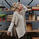 Poncho Erel — maille douce beige - Quintessence