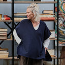 Poncho Erel — maille douce bleu marine - Quintessence