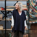 Poncho Erel — maille douce bleu marine - Quintessence