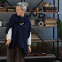 Poncho Erel — maille douce bleu marine - Quintessence