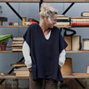 Poncho Erel — maille douce bleu marine - Quintessence