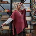 Poncho Erel — maille douce cerise - Quintessence