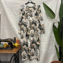 Prototype de robe n°001 taille S, vue de face, imprimé végétal écru, kaki, taupe et bleu pétrole