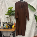 Prototype n°021, robe longue chocolat en tissu brodé ajouré, manches longues et encolure ouverte, vue générale