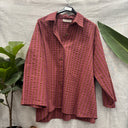 Prototype n°024, chemise à rayures roses et caramel en tissu gaufré, col classique, manches longues, taille XXL, vue générale