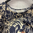 Détail des fines côtes du velours milleraies et de l'imprimé floral marine et écru de la robe prototype n°026, taille S