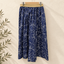 Prototype – Jupe longue à taille dorée – Fleurs écrues sur fond marine – S – N°057 - Quintessence