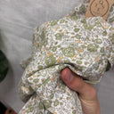 Prototype – Robe longue à col V – Coton fleuri – Écru et vert – Taille unique – N°038 - Quintessence