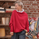 Pull asymétrique Quiterie — maille douce coquelicot - Quintessence