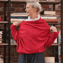 Pull asymétrique Quiterie — maille douce coquelicot - Quintessence