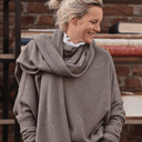 Pull asymétrique Quiterie — maille douce moka - Quintessence