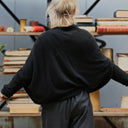 Pull asymétrique Quiterie — maille douce noir - Quintessence